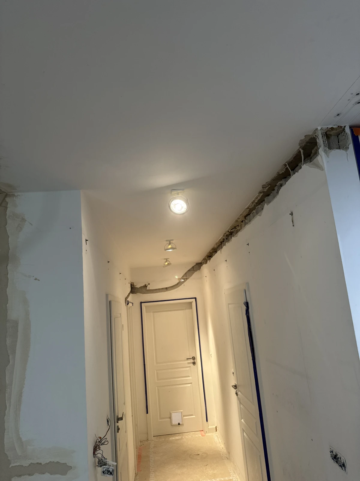 Prace nad podsufitką, realizacja Bel-Tom